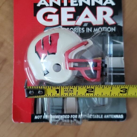 NWT Riddell Wisconsin Badgers Antenna Gear Football Helmet - Picture 6 of 6